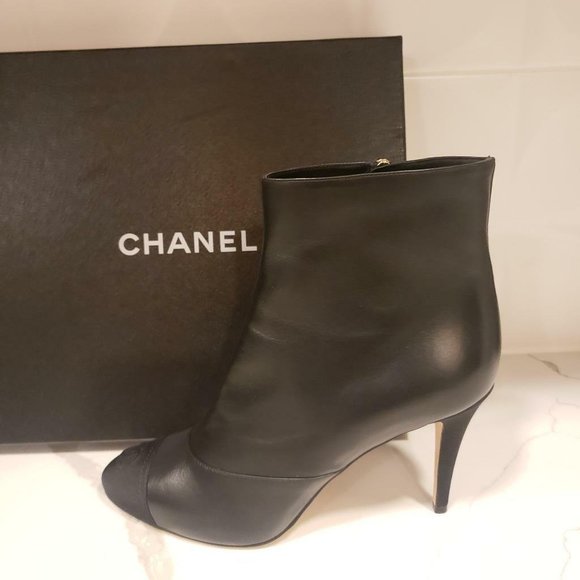 CHANEL 18A Lambskin Leather Cap Toe Ankle Booties Boots Heels - Picture 2 of 11